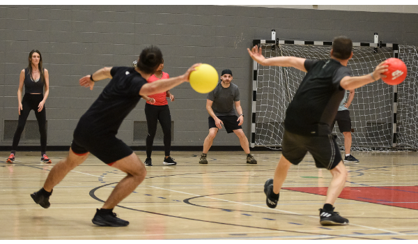 Soutenons les b n voles de la Ligue de Dodgeball de Qu bec La Ruche